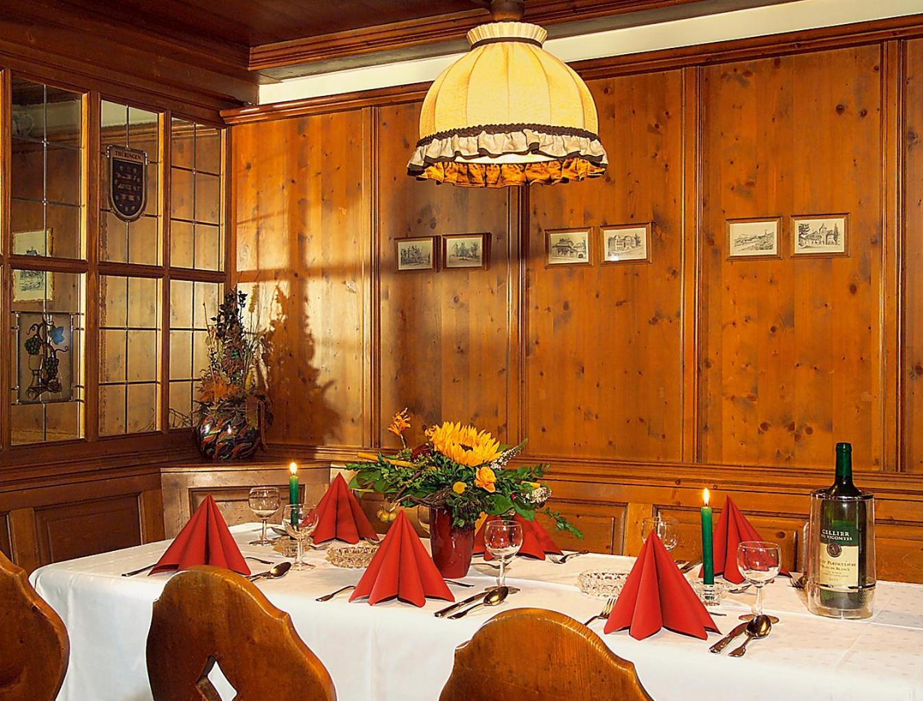 Altdeutsches Gasthaus Roter Hirsch เยนา ภายนอก รูปภาพ